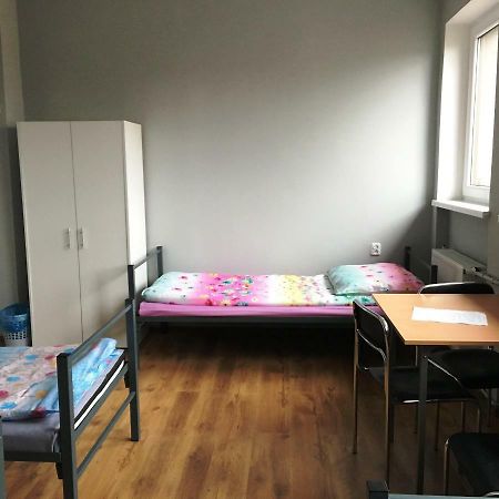 Hostel Pod Topolami Zielona Góra Eksteriør billede