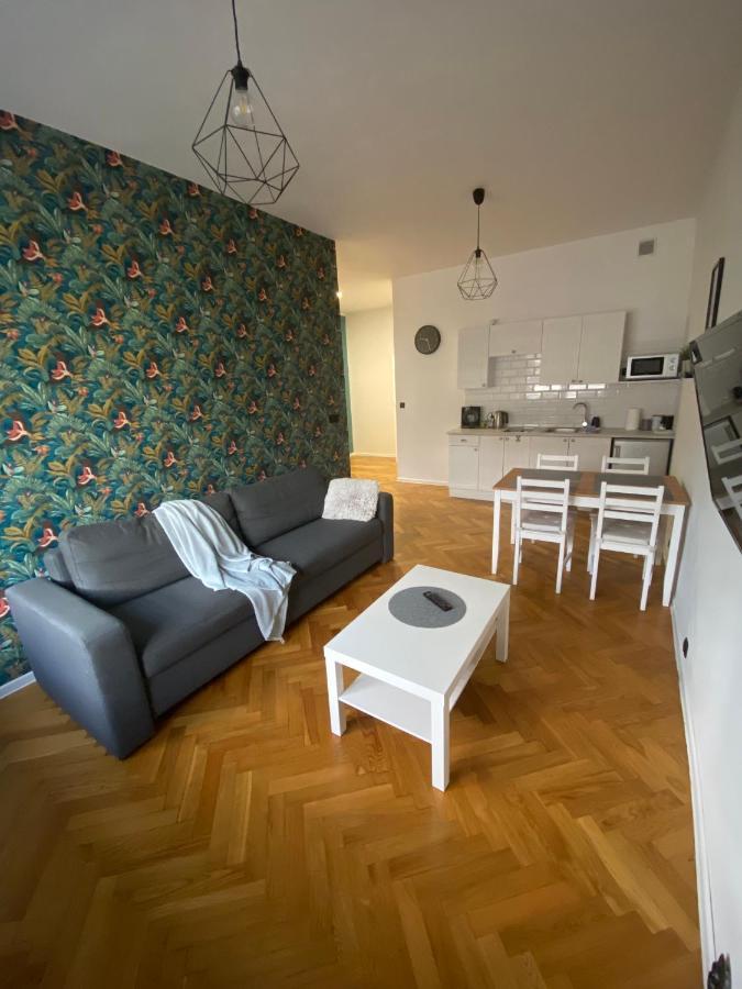 Hostel Pod Topolami Zielona Góra Eksteriør billede