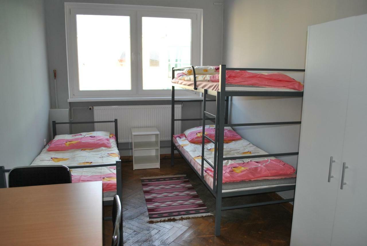 Hostel Pod Topolami Zielona Góra Eksteriør billede