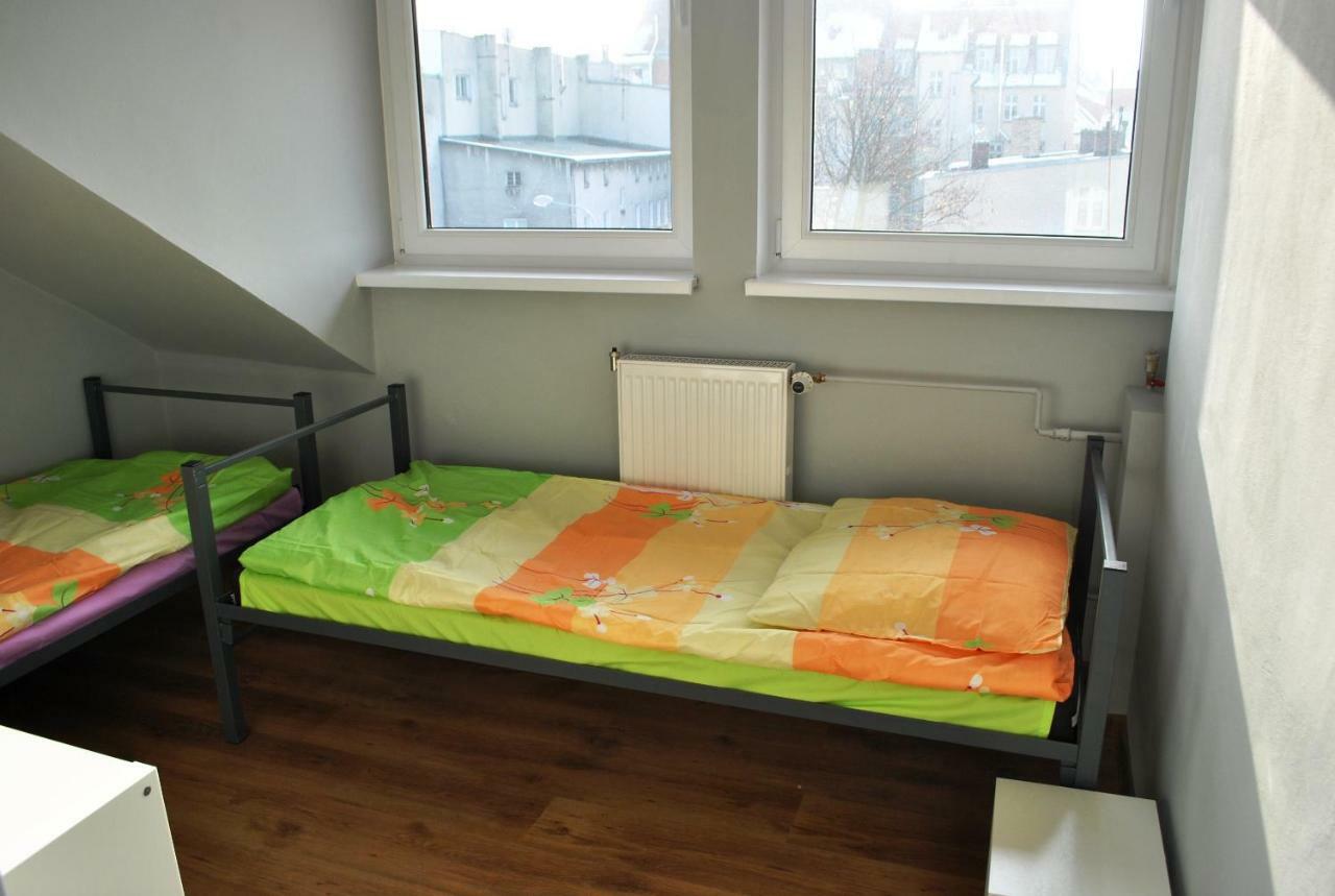 Hostel Pod Topolami Zielona Góra Eksteriør billede