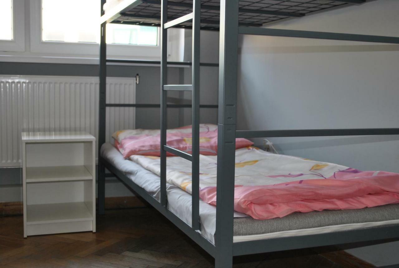 Hostel Pod Topolami Zielona Góra Eksteriør billede