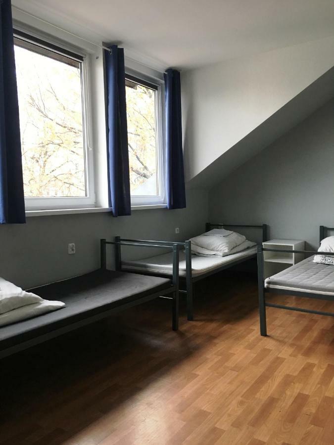 Hostel Pod Topolami Zielona Góra Eksteriør billede